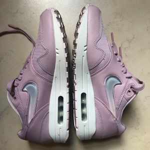 Dusty Pink Nike Air Max EUC size 8.5